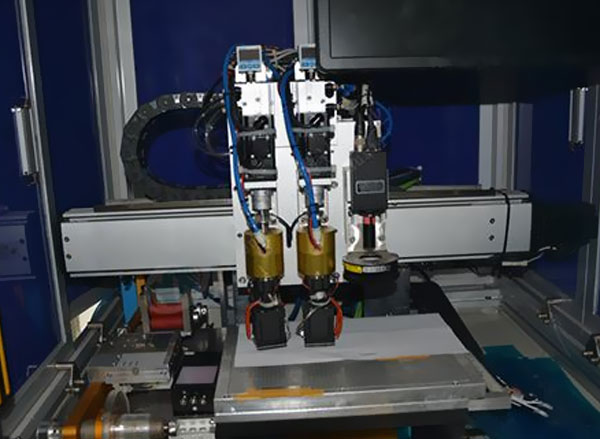 直線(xiàn)電機(jī)應(yīng)用于自動(dòng)化補(bǔ)強(qiáng)機(jī)